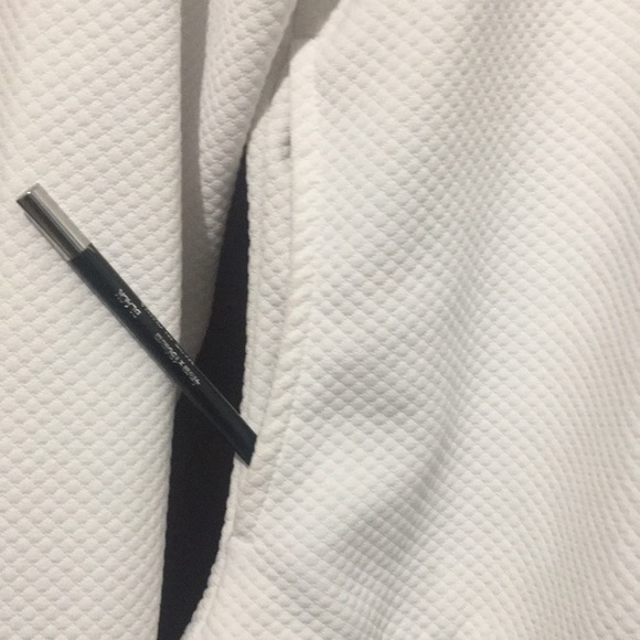 White and black long sleeve Jacket - Picture 5 of 11
